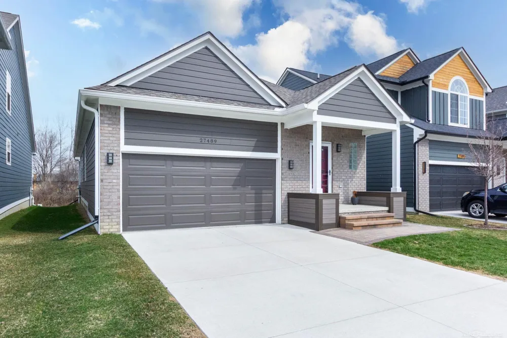 27489 Maryjane Lane W Chesterfield Township, MI 48047