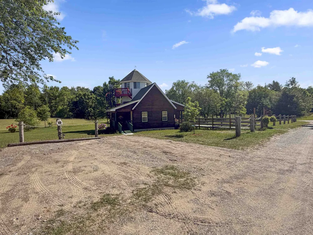 13195 Pak Road Springdale Township, MI 49614