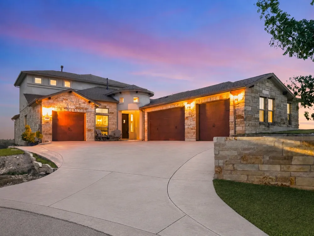 1501 Chalk Bluff Court Leander, TX 78641