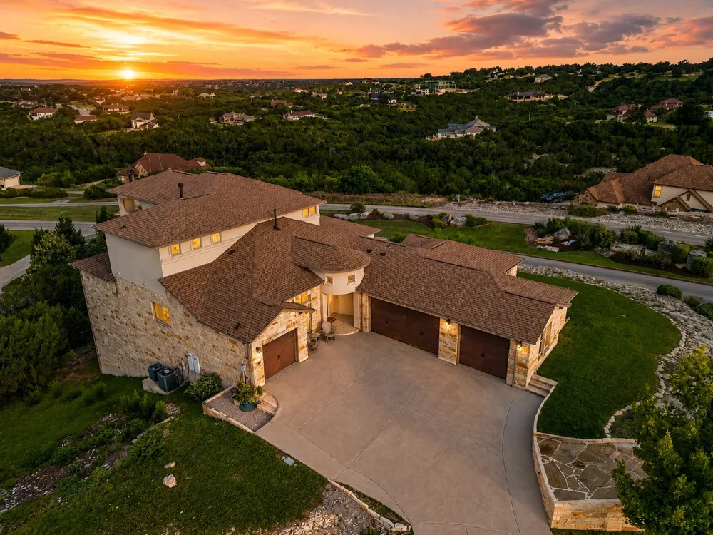 1501 Chalk Bluff Court Leander, TX 78641