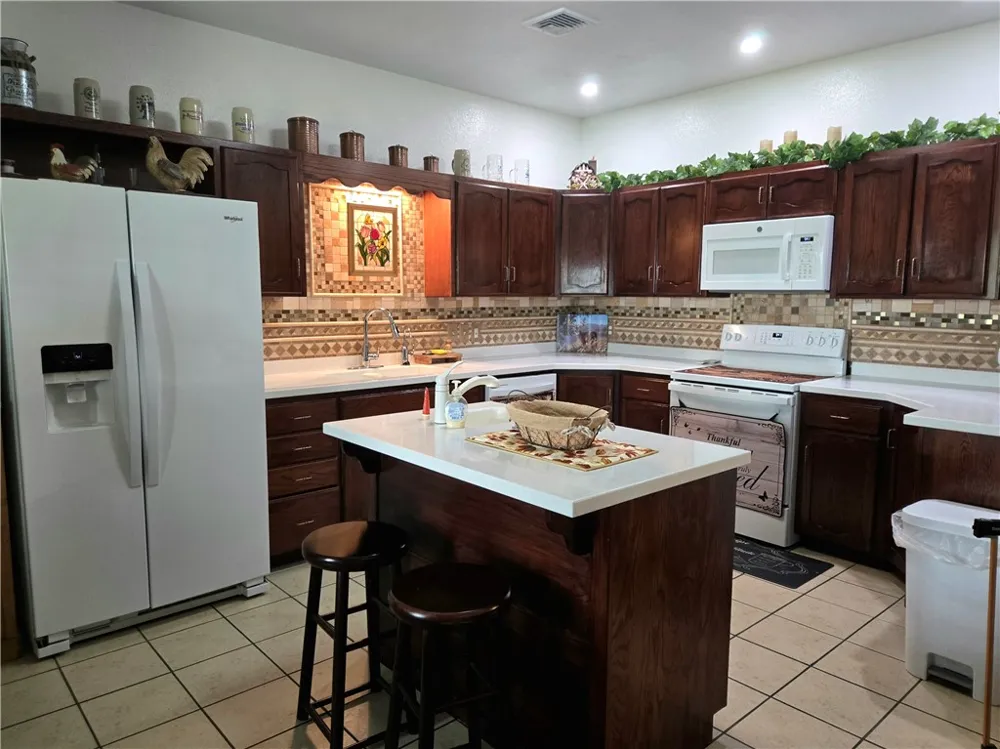 3893 County Road 61 Robstown, TX 78380