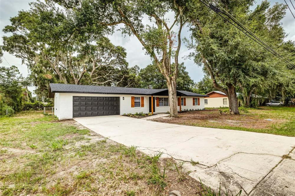 5421 LAKE LUTHER ROAD Lakeland, FL 33805