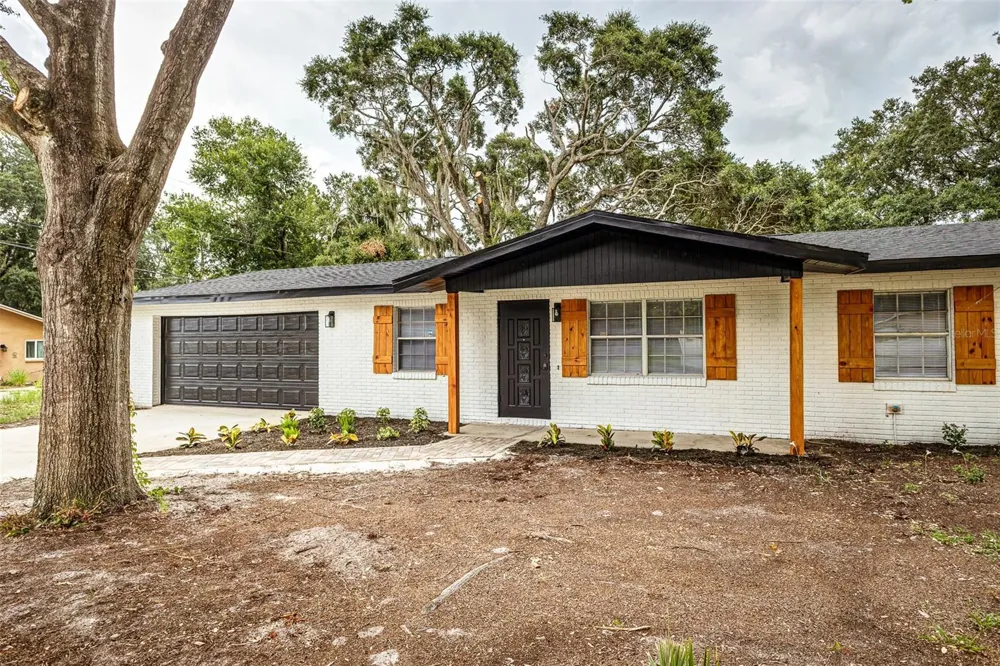 5421 LAKE LUTHER ROAD Lakeland, FL 33805