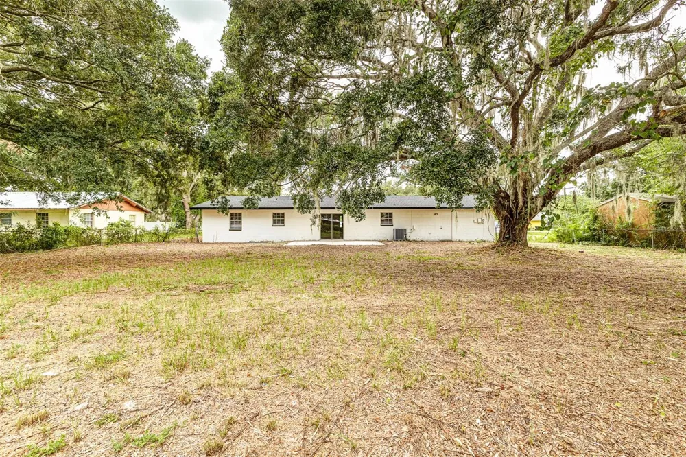 5421 LAKE LUTHER ROAD Lakeland, FL 33805