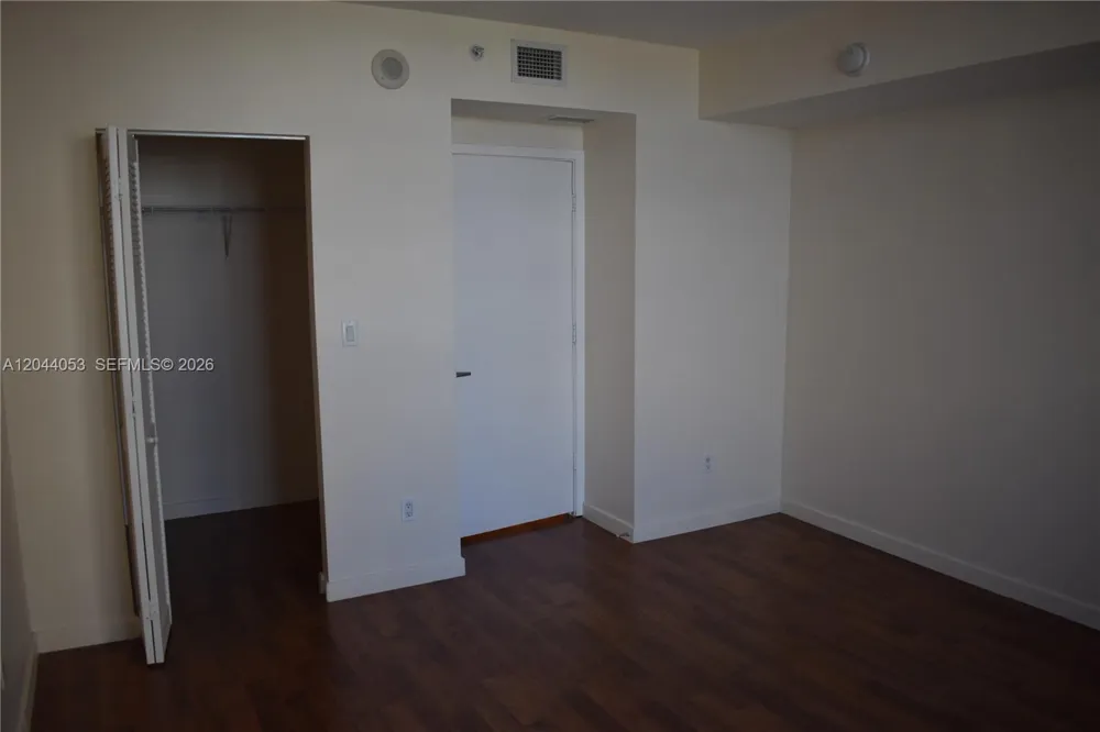 325 S Biscayne Blvd #3616 Miami, FL 33131