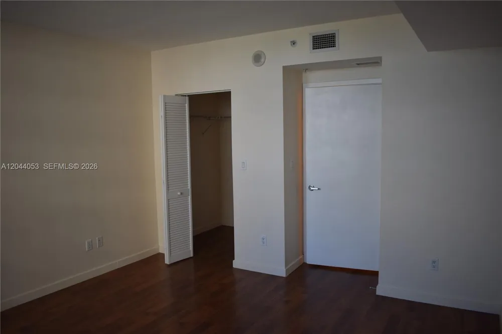 325 S Biscayne Blvd #3616 Miami, FL 33131