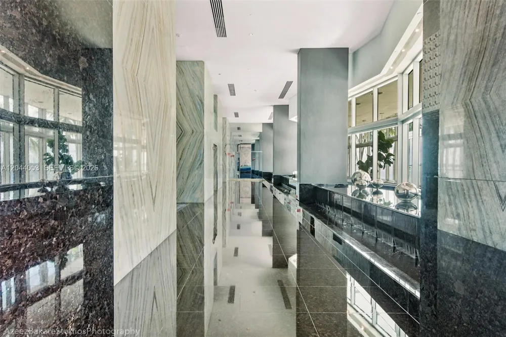 325 S Biscayne Blvd #3616 Miami, FL 33131