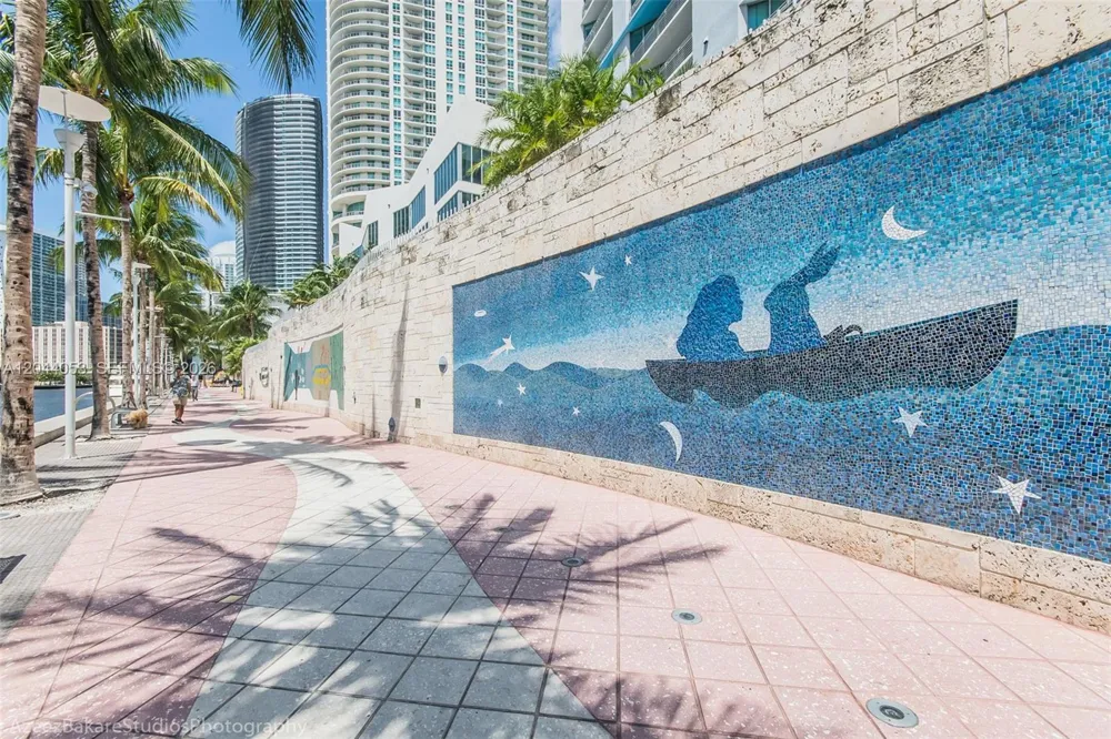 325 S Biscayne Blvd #3616 Miami, FL 33131