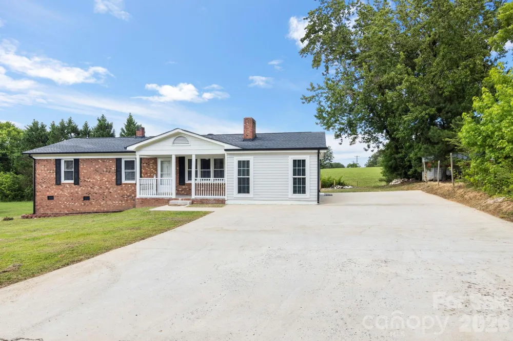 904 Long Street Oakboro, NC 28129