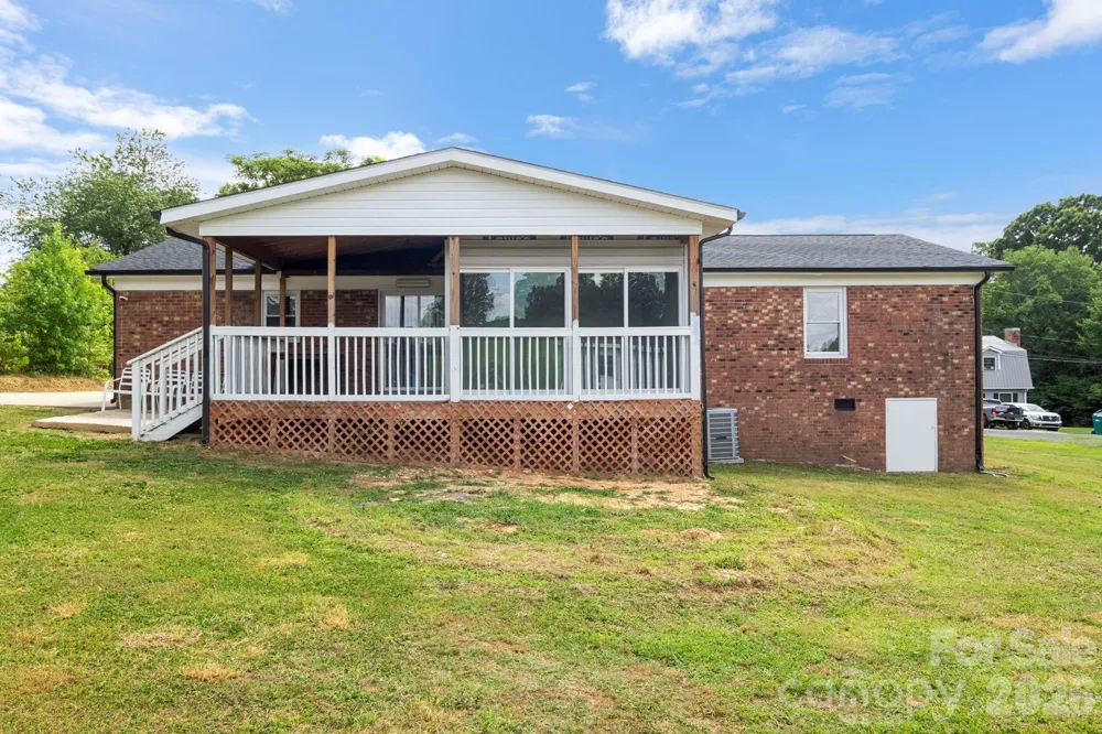 904 Long Street Oakboro, NC 28129