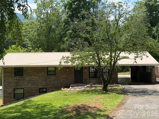 170 Clifton Avenue Bryson City, NC 28713