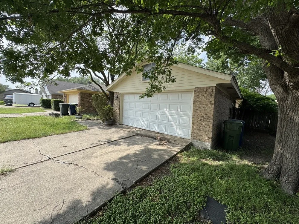 5120 Shoregate Square Garland, TX 75043