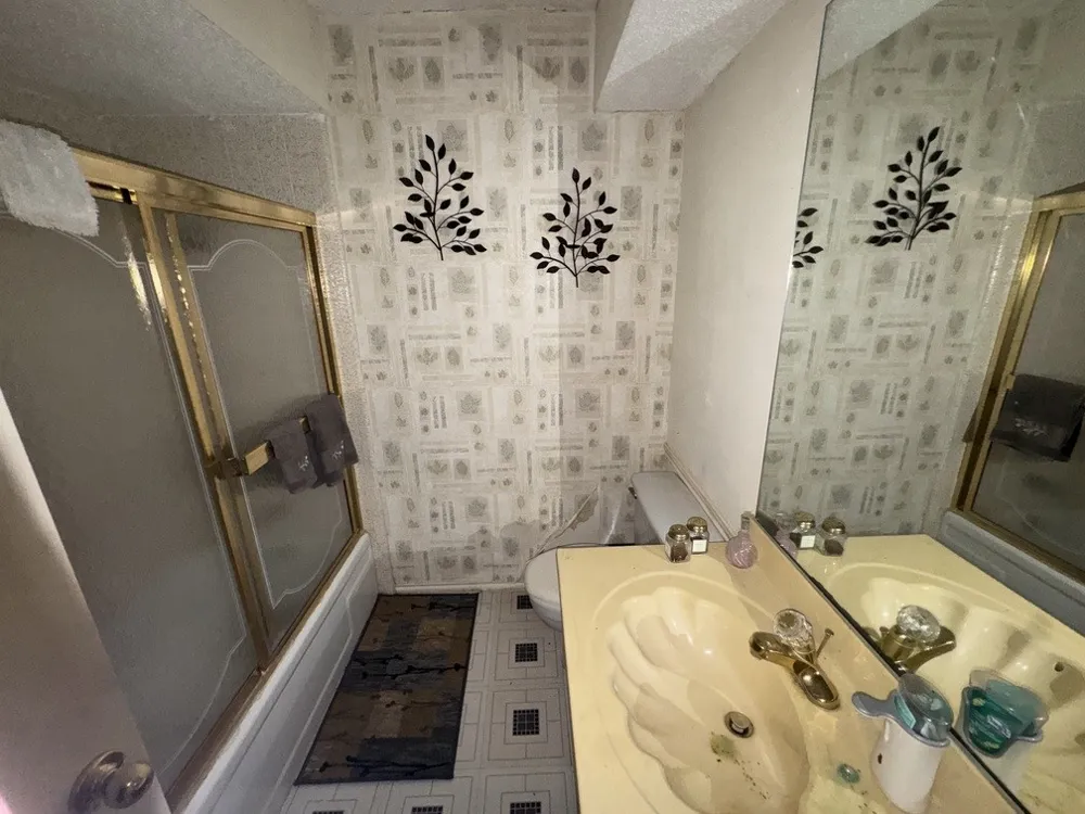 5120 Shoregate Square Garland, TX 75043
