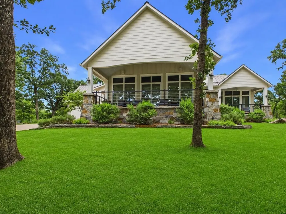 8307 Charlya Drive Athens, TX 75752