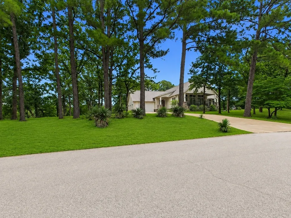 8307 Charlya Drive Athens, TX 75752