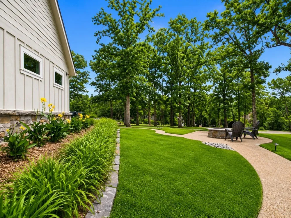8307 Charlya Drive Athens, TX 75752