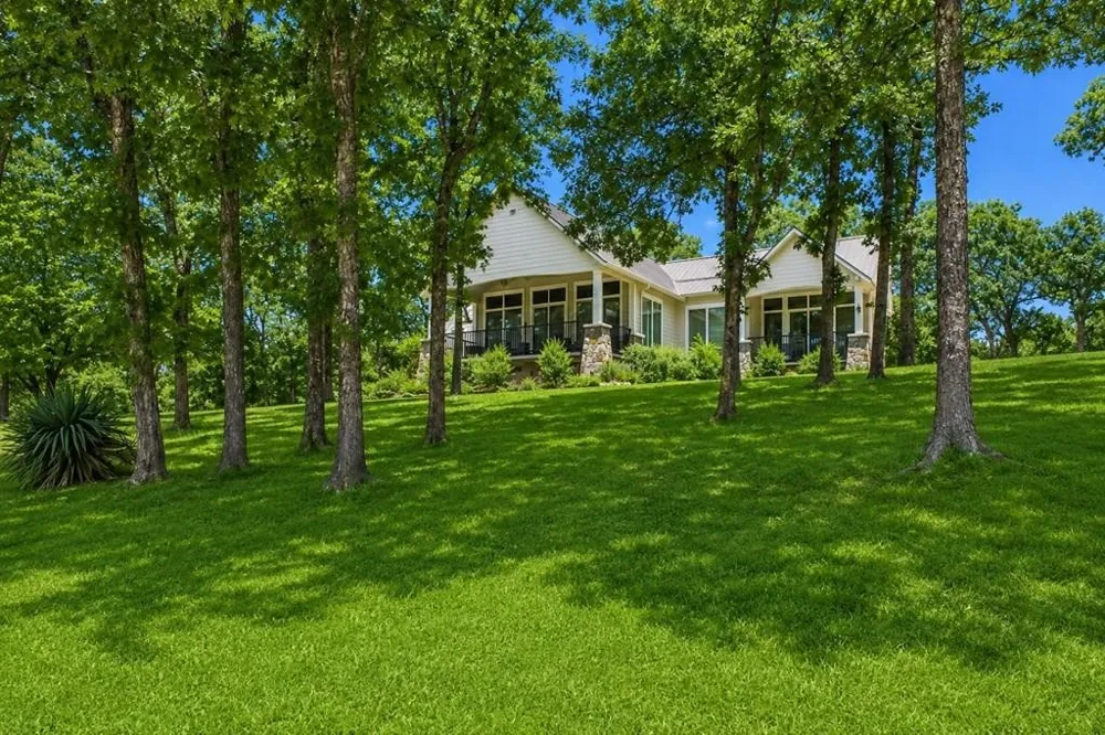 8307 Charlya Drive Athens, TX 75752