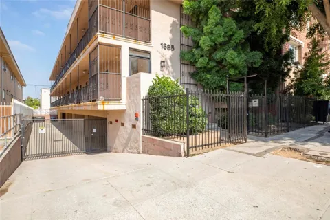 1835 Alexandria Boulevard #7