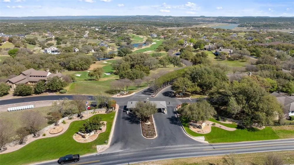 2401 Sailpoint Drive Spicewood, TX 78669