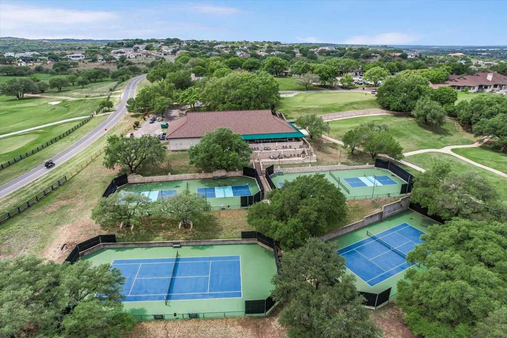 2401 Sailpoint Drive Spicewood, TX 78669