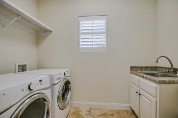 2401 Sailpoint Drive Spicewood, TX 78669