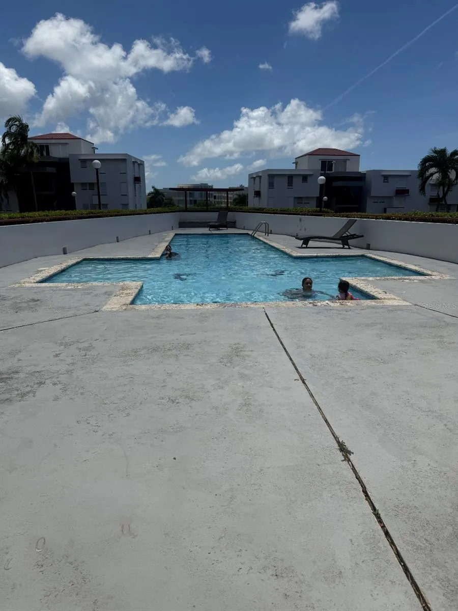1802 BOULEVARD DE LA MEDIA LUNA #1802 Carolina, PR 00979