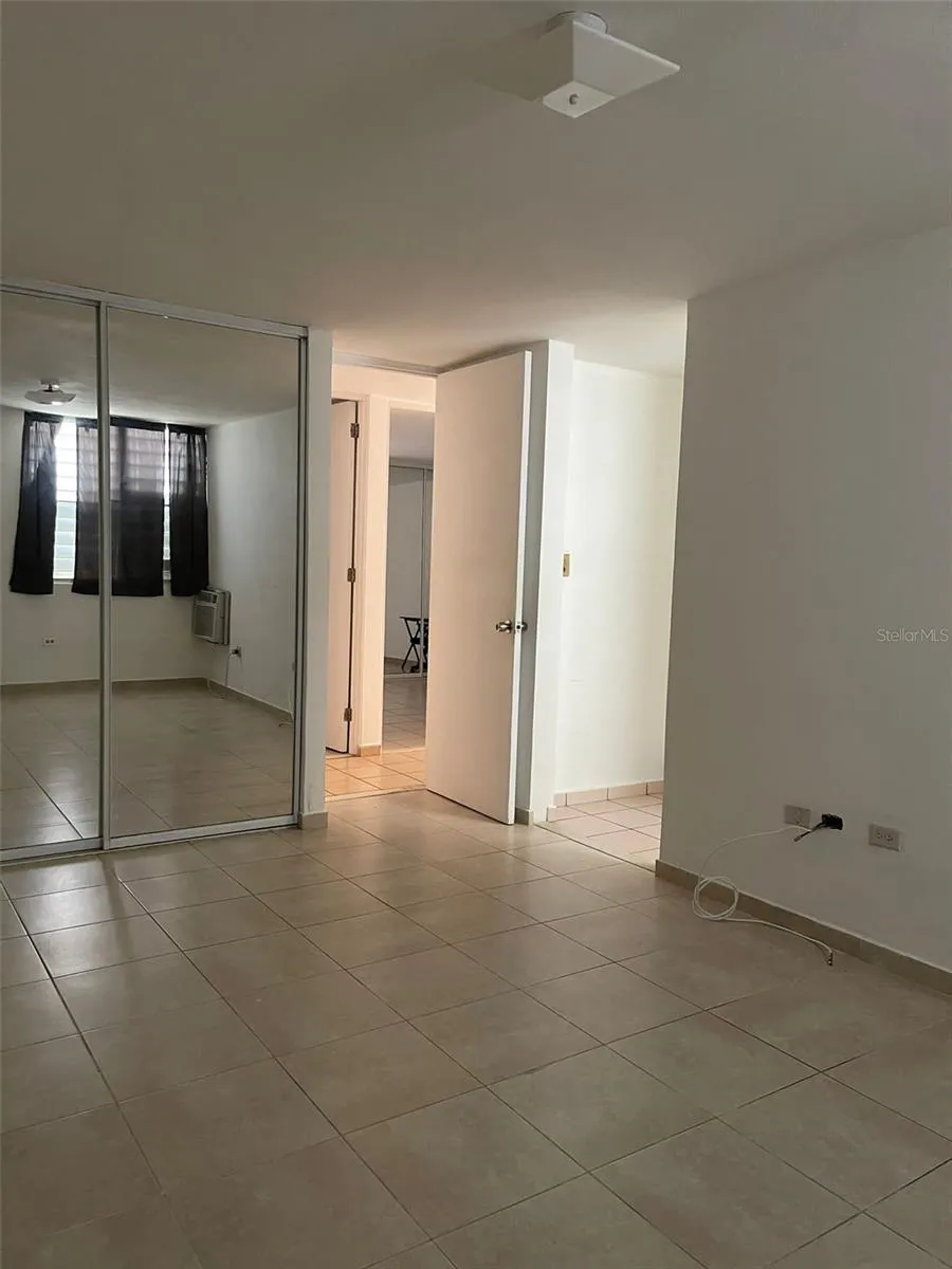 1802 BOULEVARD DE LA MEDIA LUNA #1802 Carolina, PR 00979