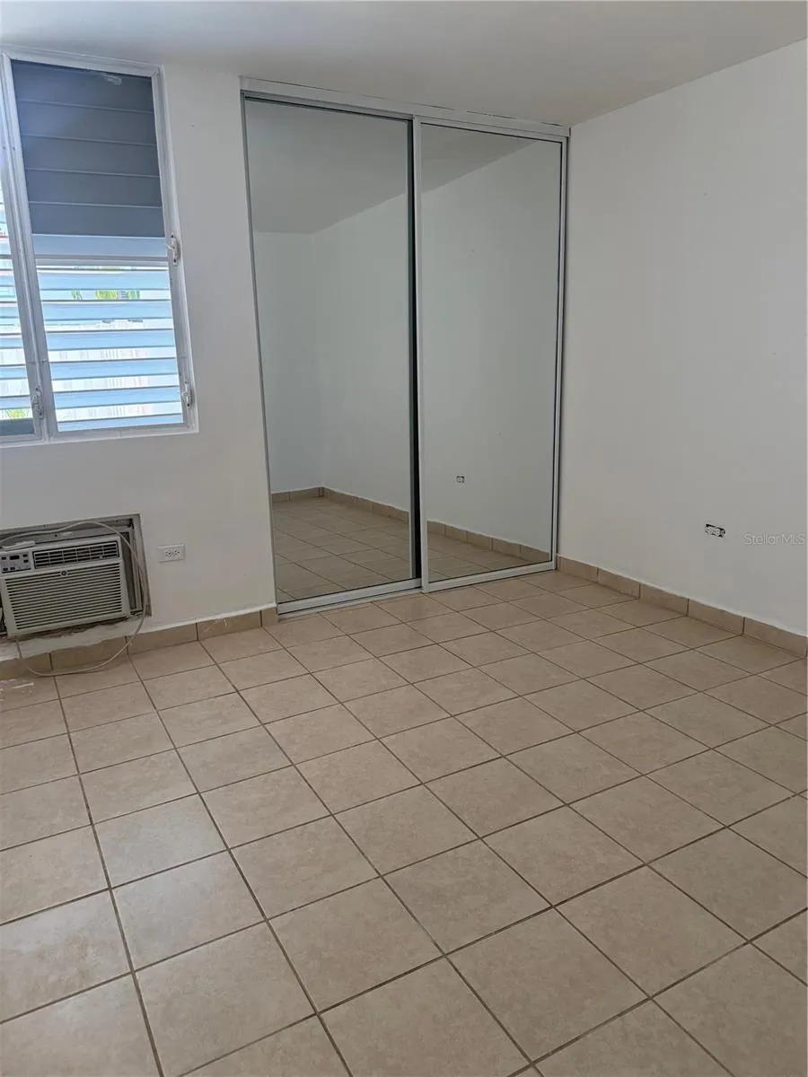 1802 BOULEVARD DE LA MEDIA LUNA #1802 Carolina, PR 00979