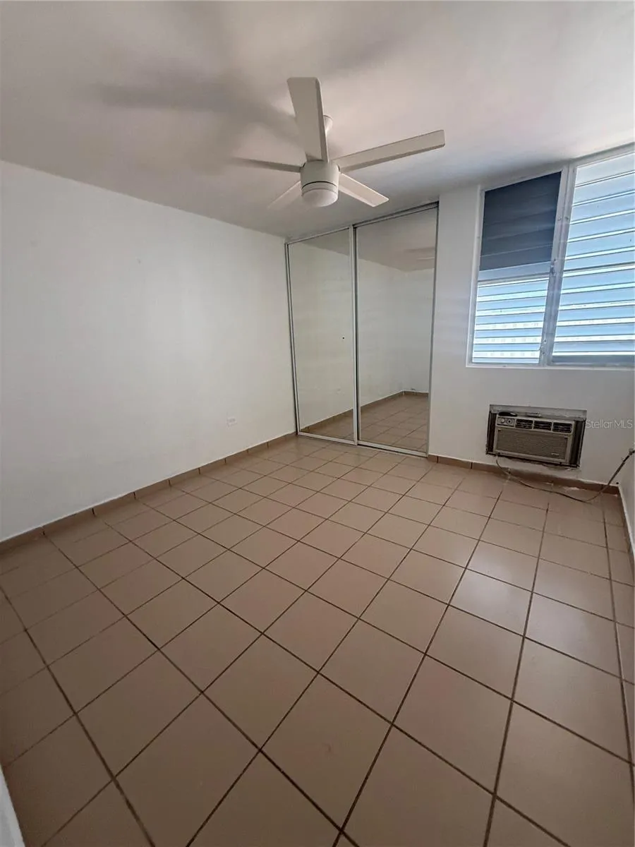 1802 BOULEVARD DE LA MEDIA LUNA #1802 Carolina, PR 00979