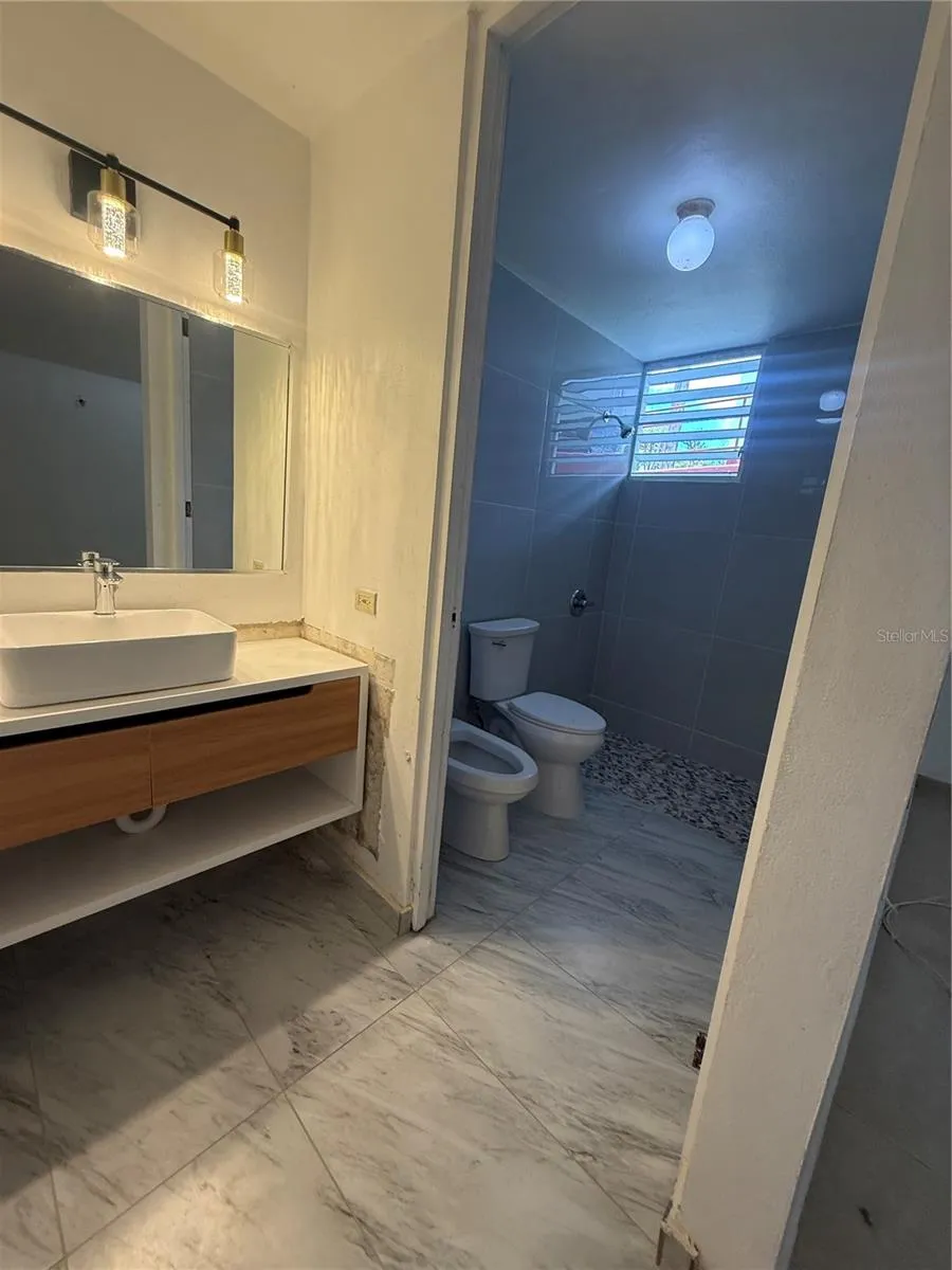 1802 BOULEVARD DE LA MEDIA LUNA #1802 Carolina, PR 00979