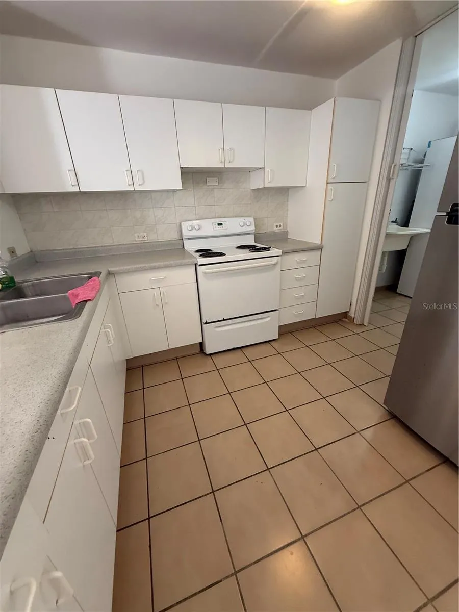 1802 BOULEVARD DE LA MEDIA LUNA #1802 Carolina, PR 00979