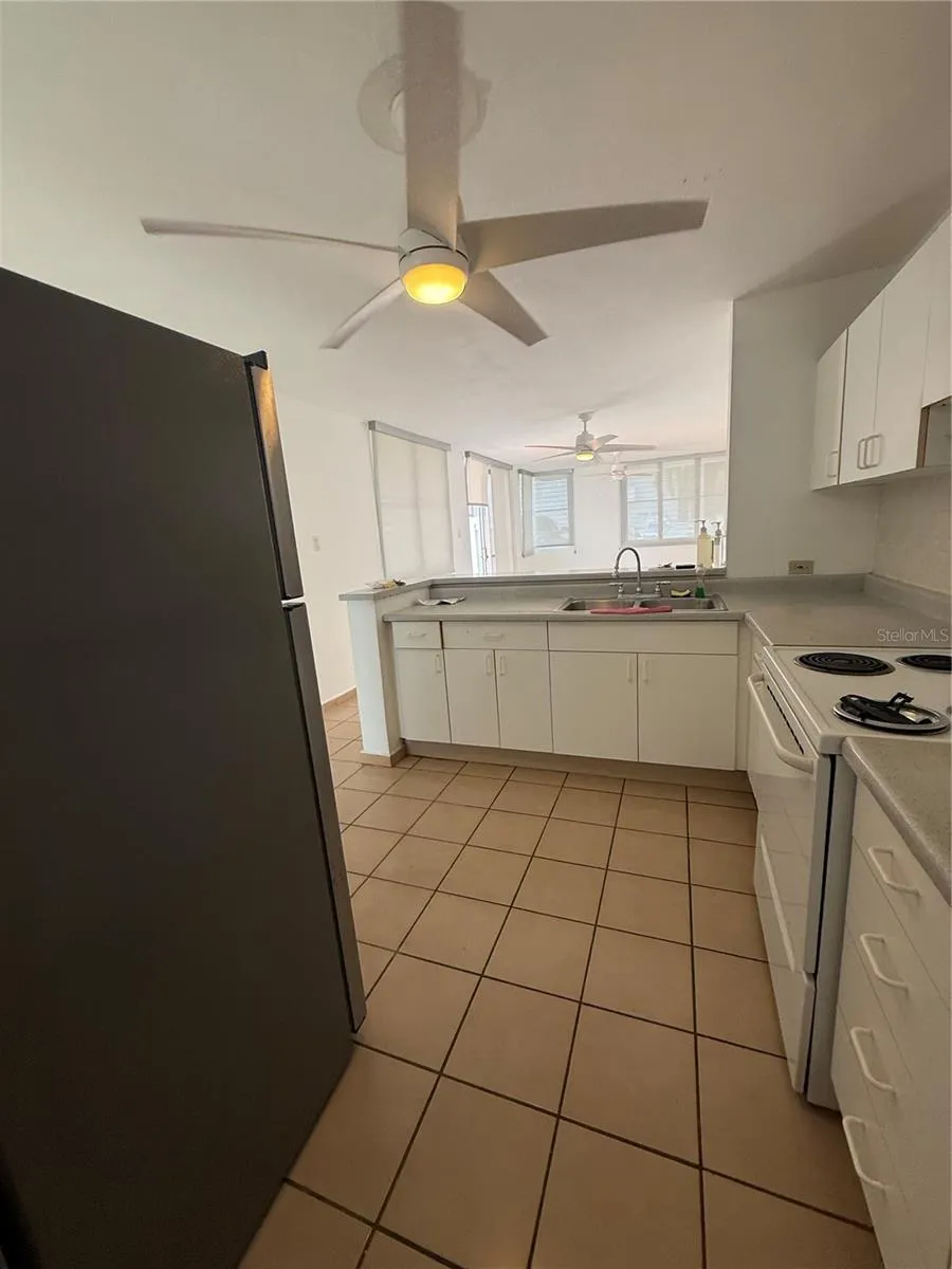 1802 BOULEVARD DE LA MEDIA LUNA #1802 Carolina, PR 00979