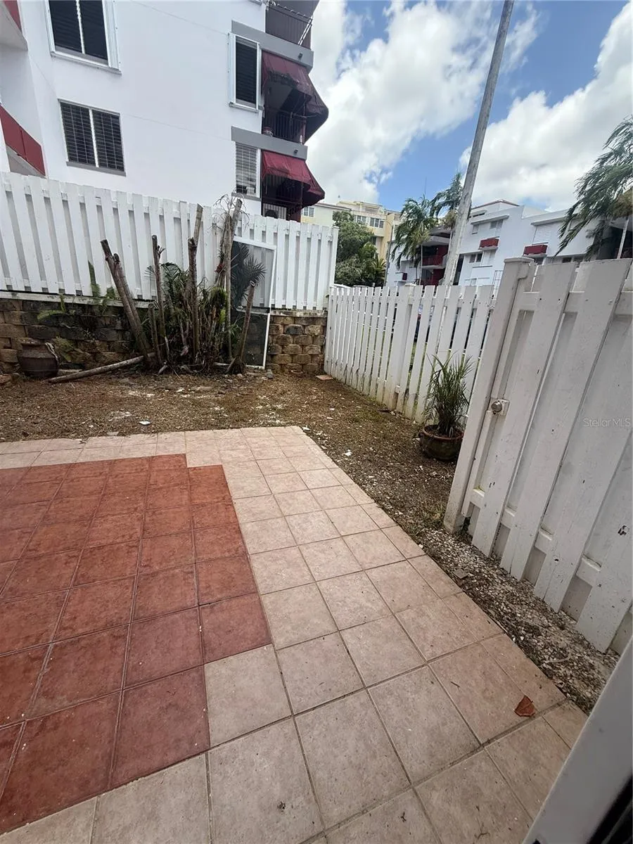 1802 BOULEVARD DE LA MEDIA LUNA #1802 Carolina, PR 00979