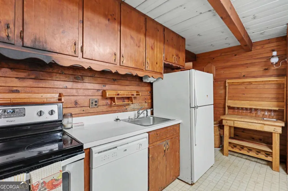 15 Imperial LN Clayton, GA 30525