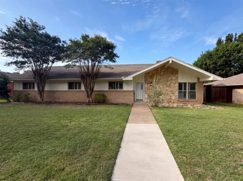 1618 Woodcrest Lane