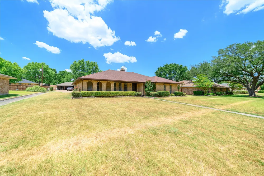 111 Sunview Street Sunnyvale, TX 75182