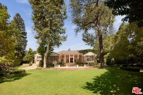 1001 Crescent Drive
