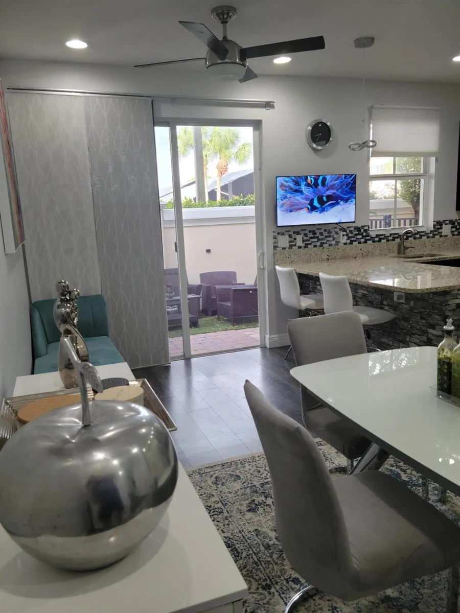 6960 Long Pine Circle Coconut Creek, FL 33073