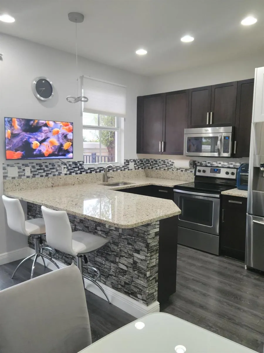 6960 Long Pine Circle Coconut Creek, FL 33073