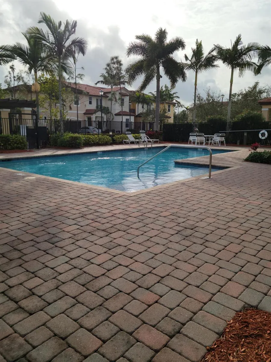 6960 Long Pine Circle Coconut Creek, FL 33073