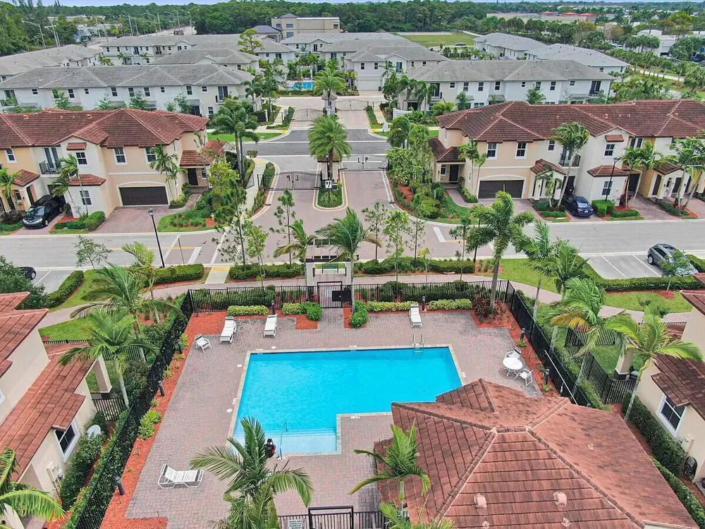 6960 Long Pine Circle Coconut Creek, FL 33073