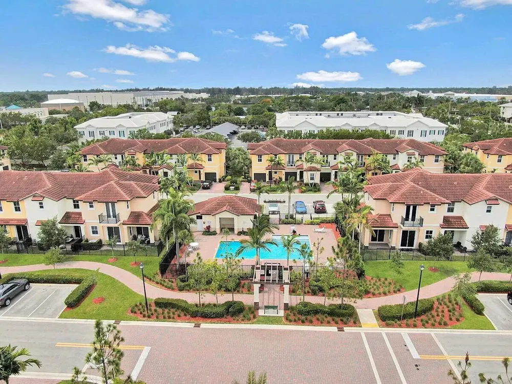 6960 Long Pine Circle Coconut Creek, FL 33073