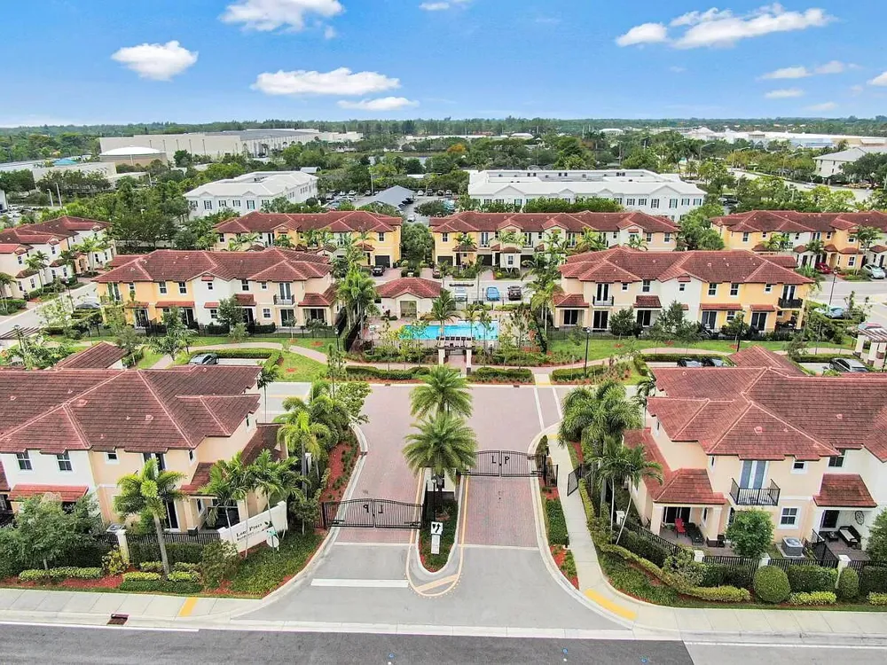 6960 Long Pine Circle Coconut Creek, FL 33073