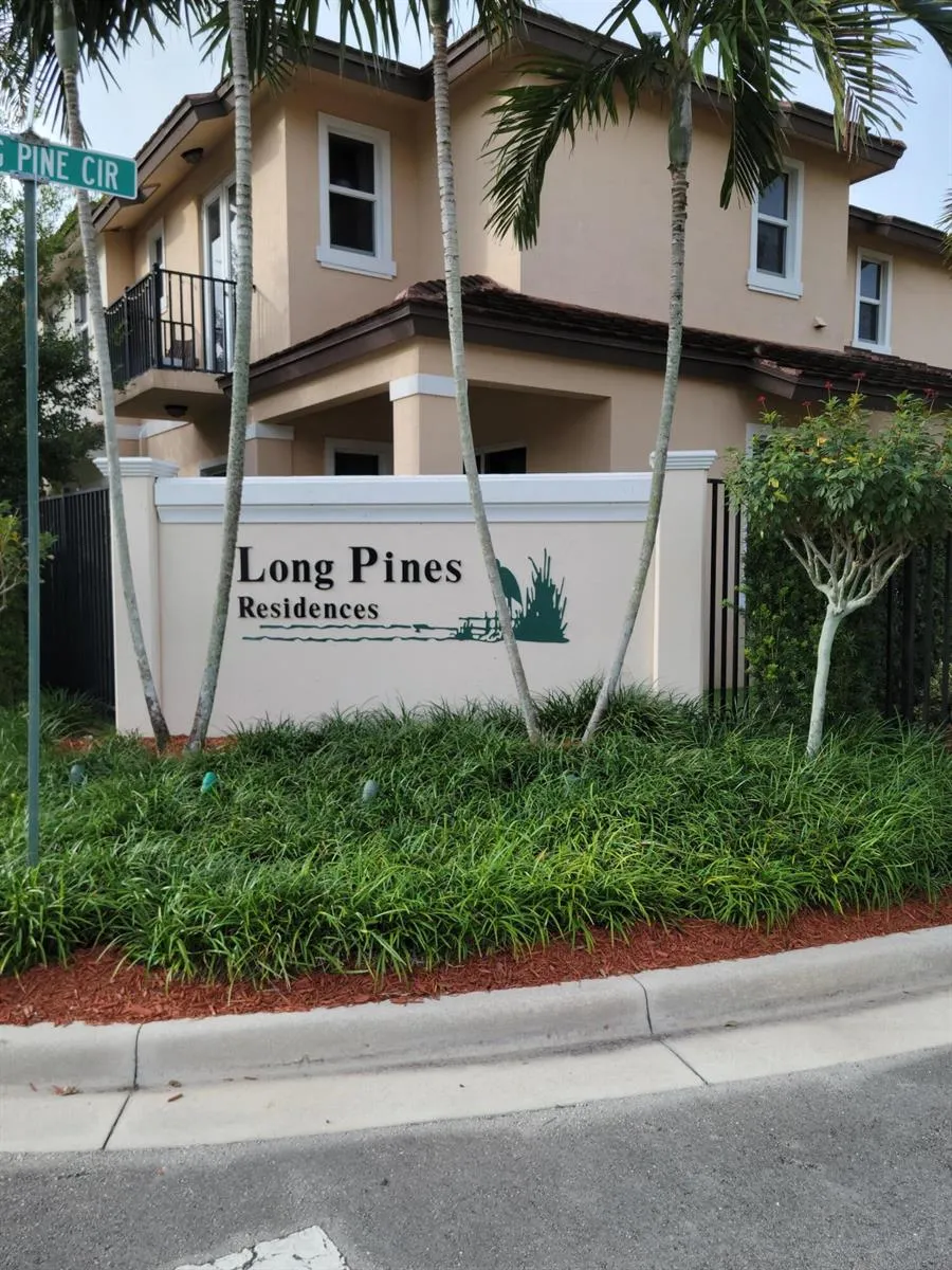 6960 Long Pine Circle Coconut Creek, FL 33073