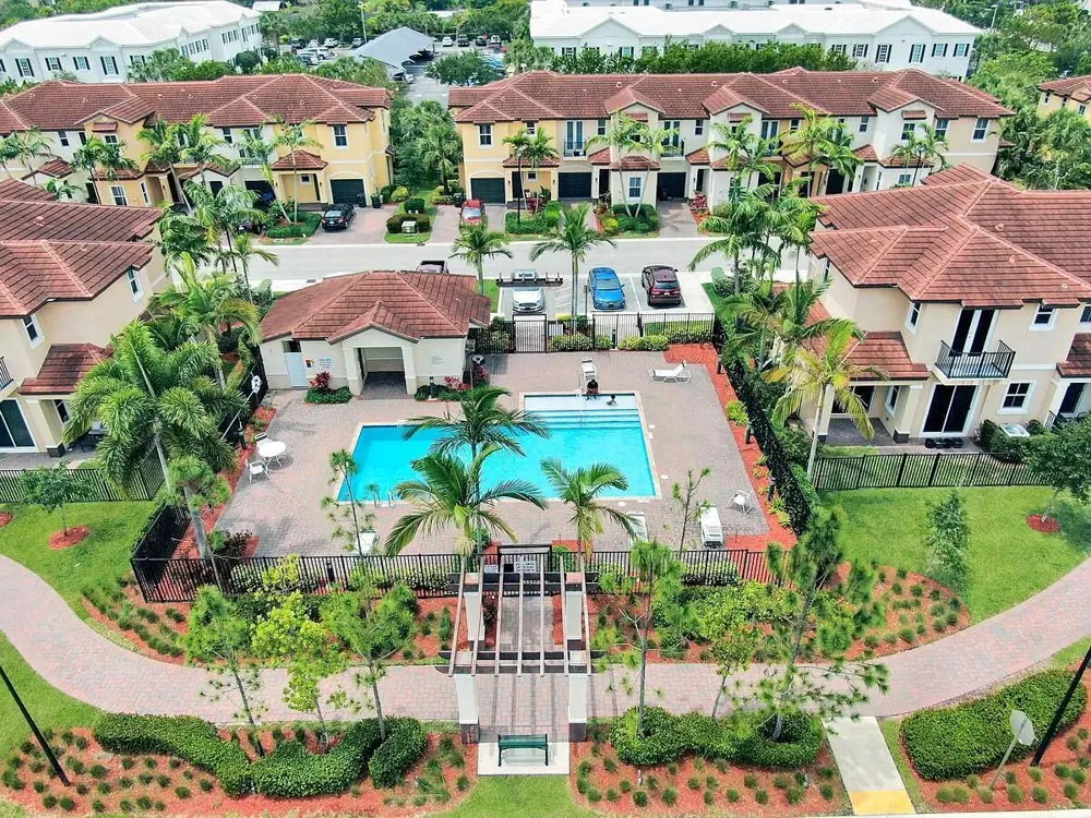 6960 Long Pine Circle Coconut Creek, FL 33073