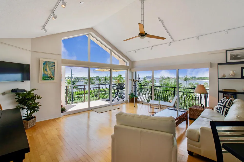 314 Inlet Way #303 Palm Beach Shores, FL 33404