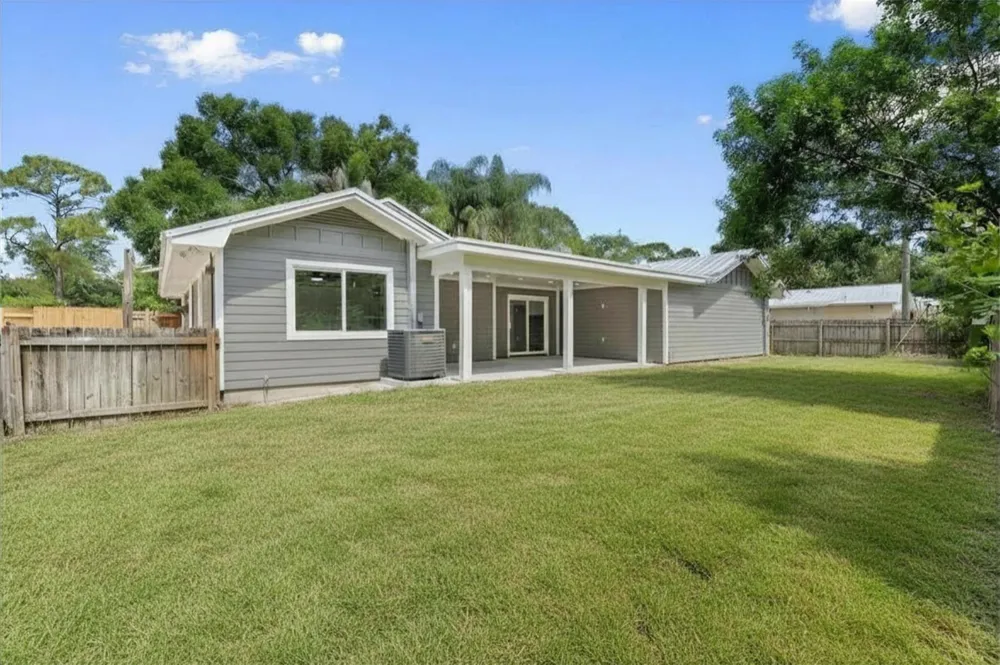 202 Laidback Way Fort Pierce, FL 34945