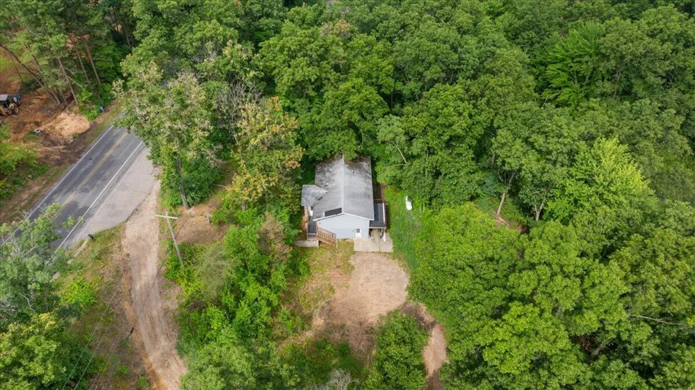 8945 Vergennes Street SE Ada, MI 49301