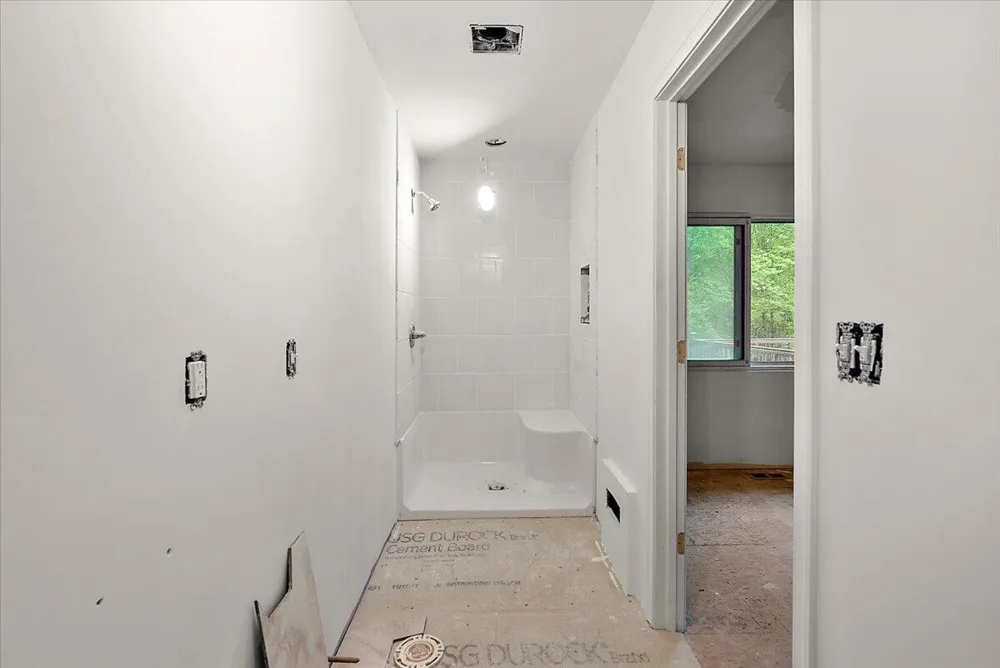 8945 Vergennes Street SE Ada, MI 49301