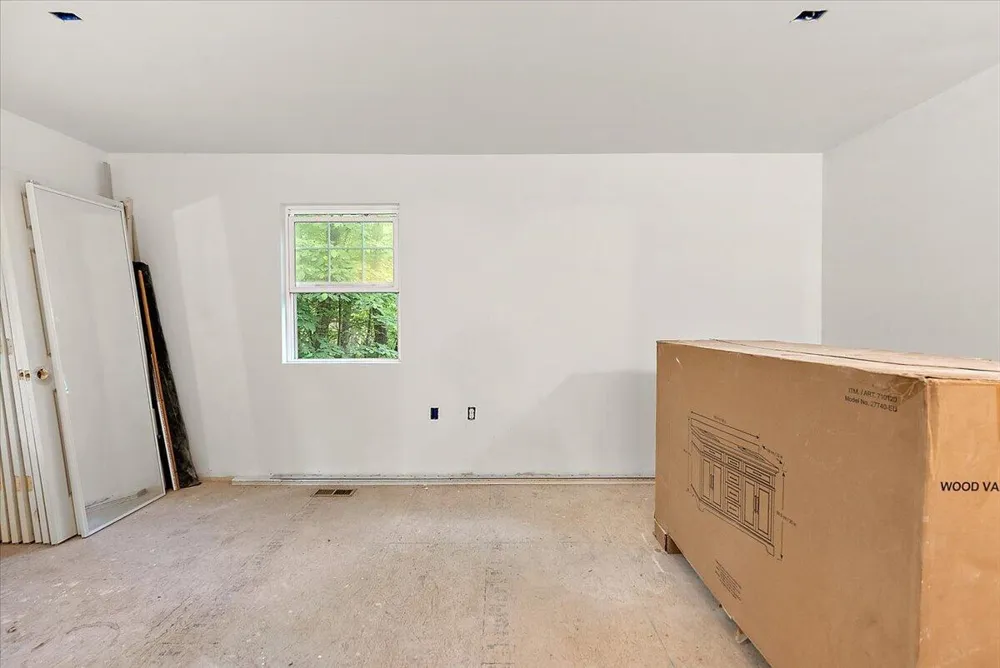 8945 Vergennes Street SE Ada, MI 49301